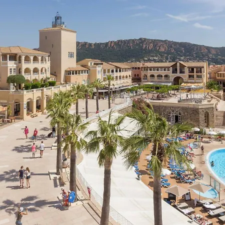 Confort 2 Pieces Avec Terrasse, Piscine Et Parking - Fr-1-504-673 * Saint-Raphael (Var)